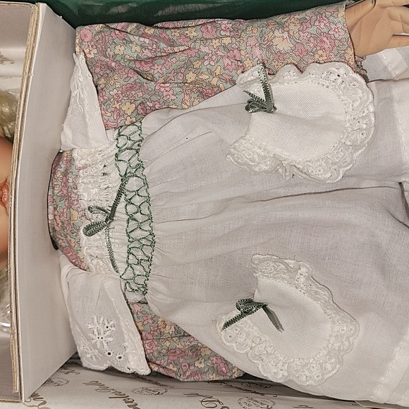 NWT "Mary Mary Quite Contrary" Mother Goose Porcelain Doll - Picture 3 of 16